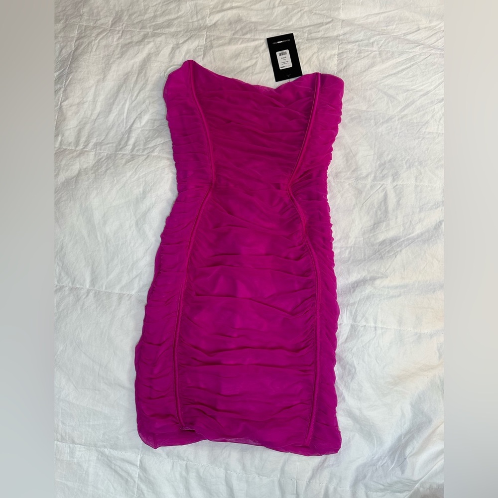 Magenta ruched meshed bodycon strapless dress